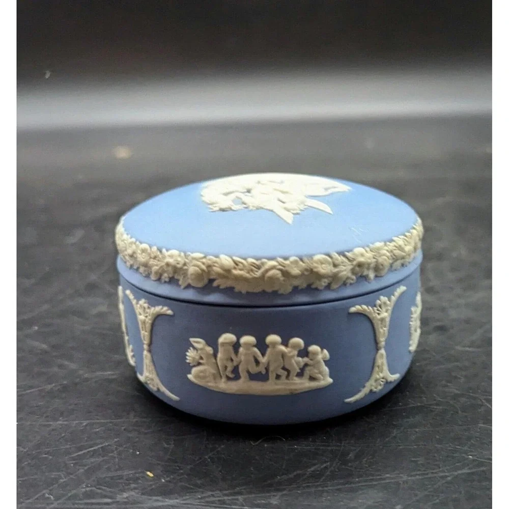 Vintage Wedgwood Blue Jasperware Kidney Shaped Trinket Box W/ Lid Neoclassical